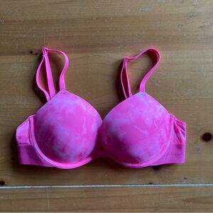 PINK Victoria's Secret Pink Bra wear everywhere super push-up
